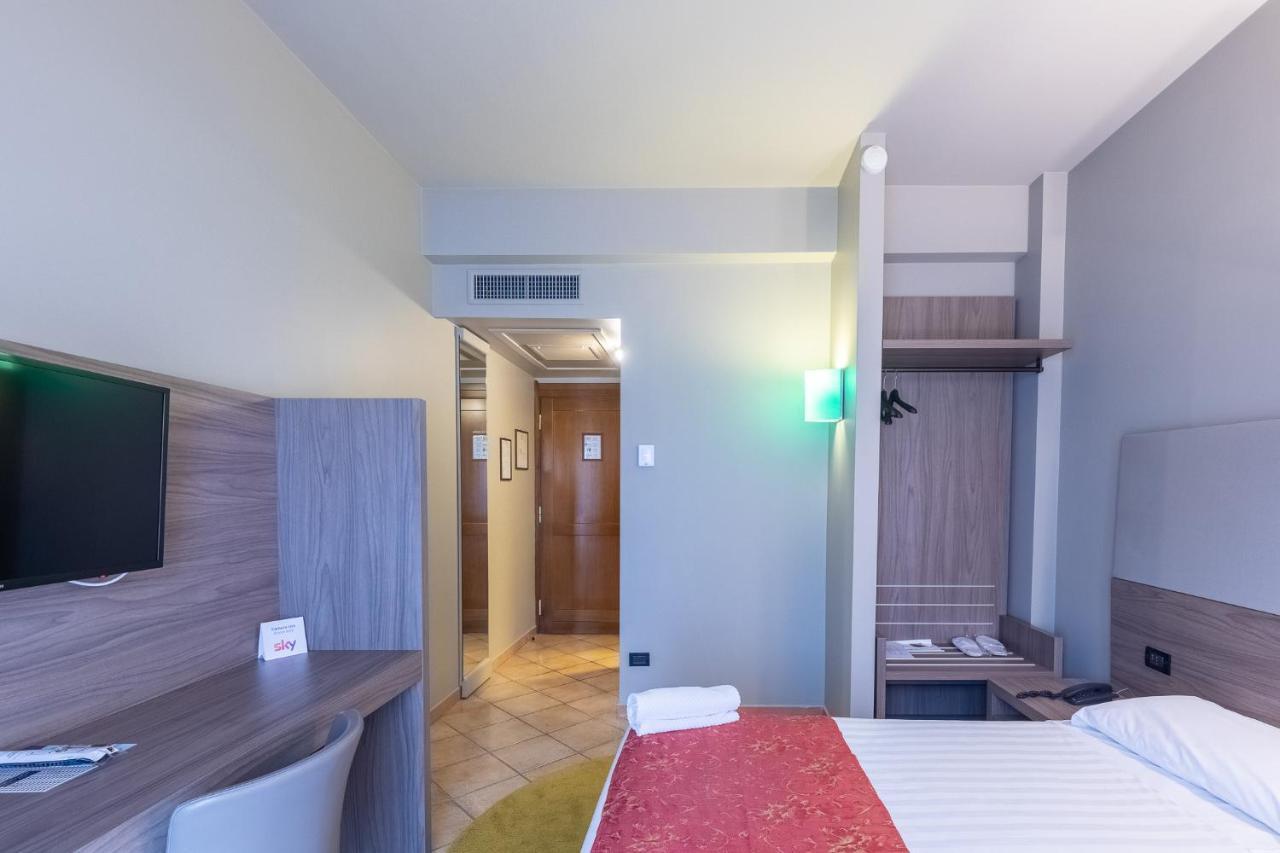 Sunflower 4* Milan
