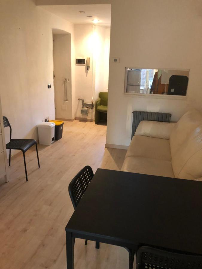 Apartment Charming 1-bed In Mailand