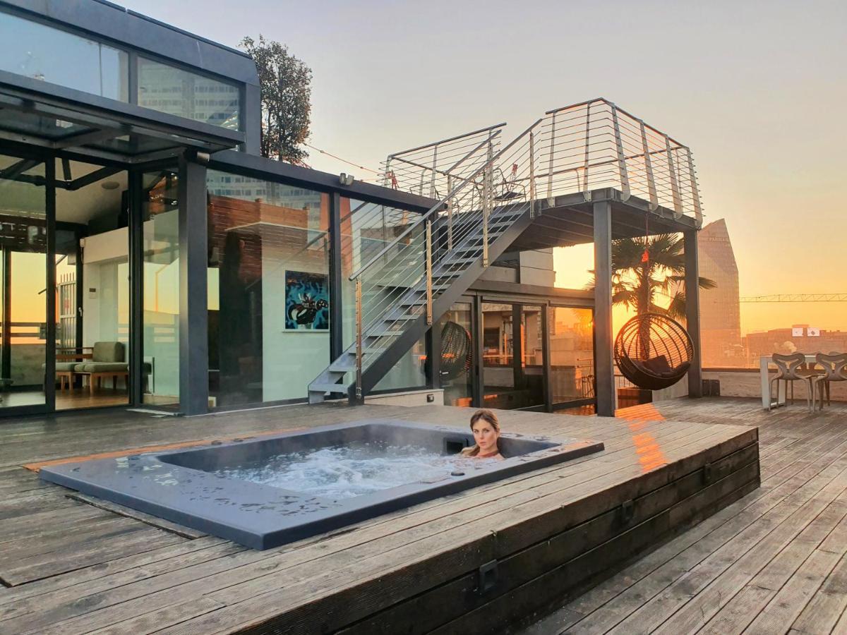Skyline Apartment *