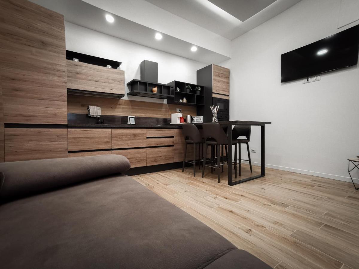L Arche Comfort & Relax Brown Di Via Varesina *