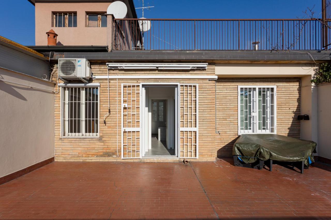 Amazing Terrace In Milan-via Strambio Citta Studi