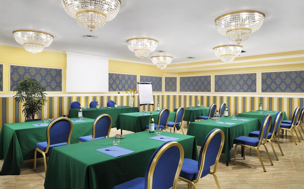 Grand Plaza 4*