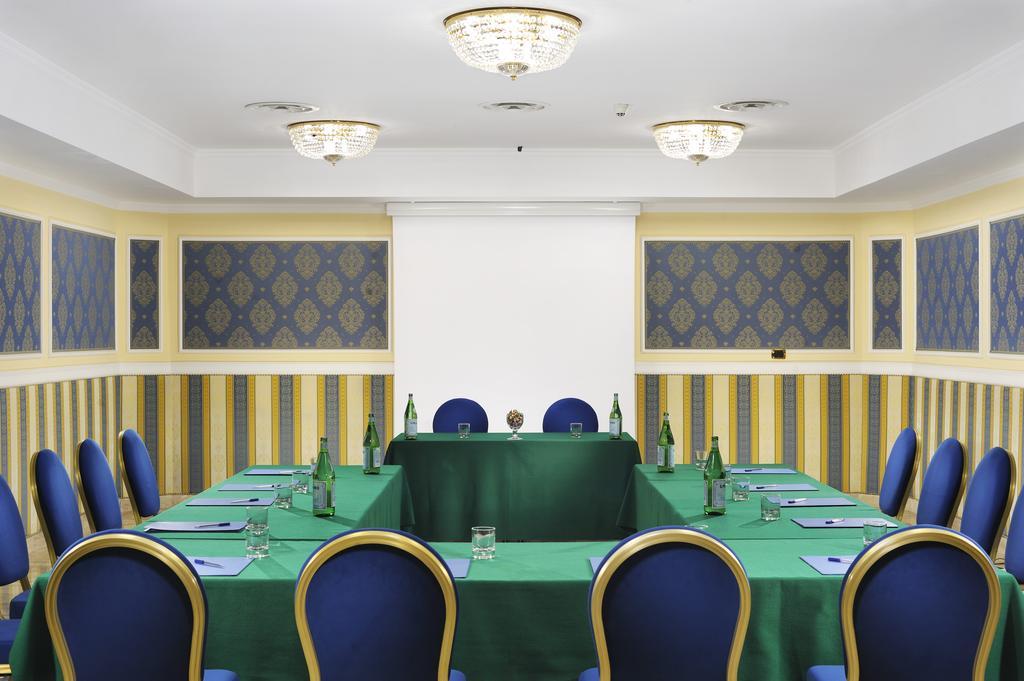 Grand Plaza Hotel 4*