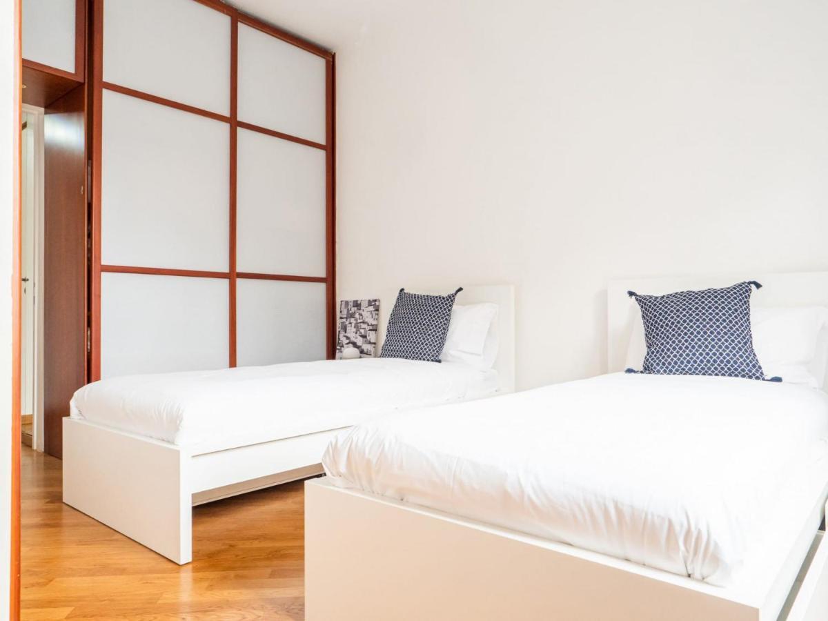 The Rent - Two-bedroom In Maciachini District Mailand