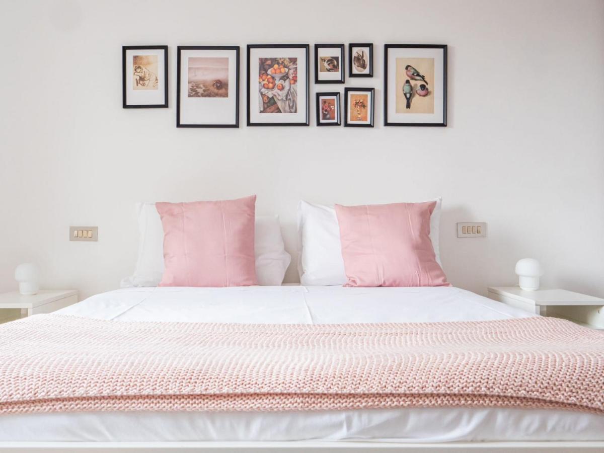 The Rent - Two-bedroom In Maciachini District Apartment *