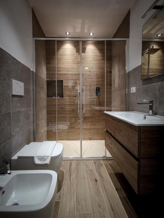 L Arche Comfort & Relax Brown Di Via Varesina Milão