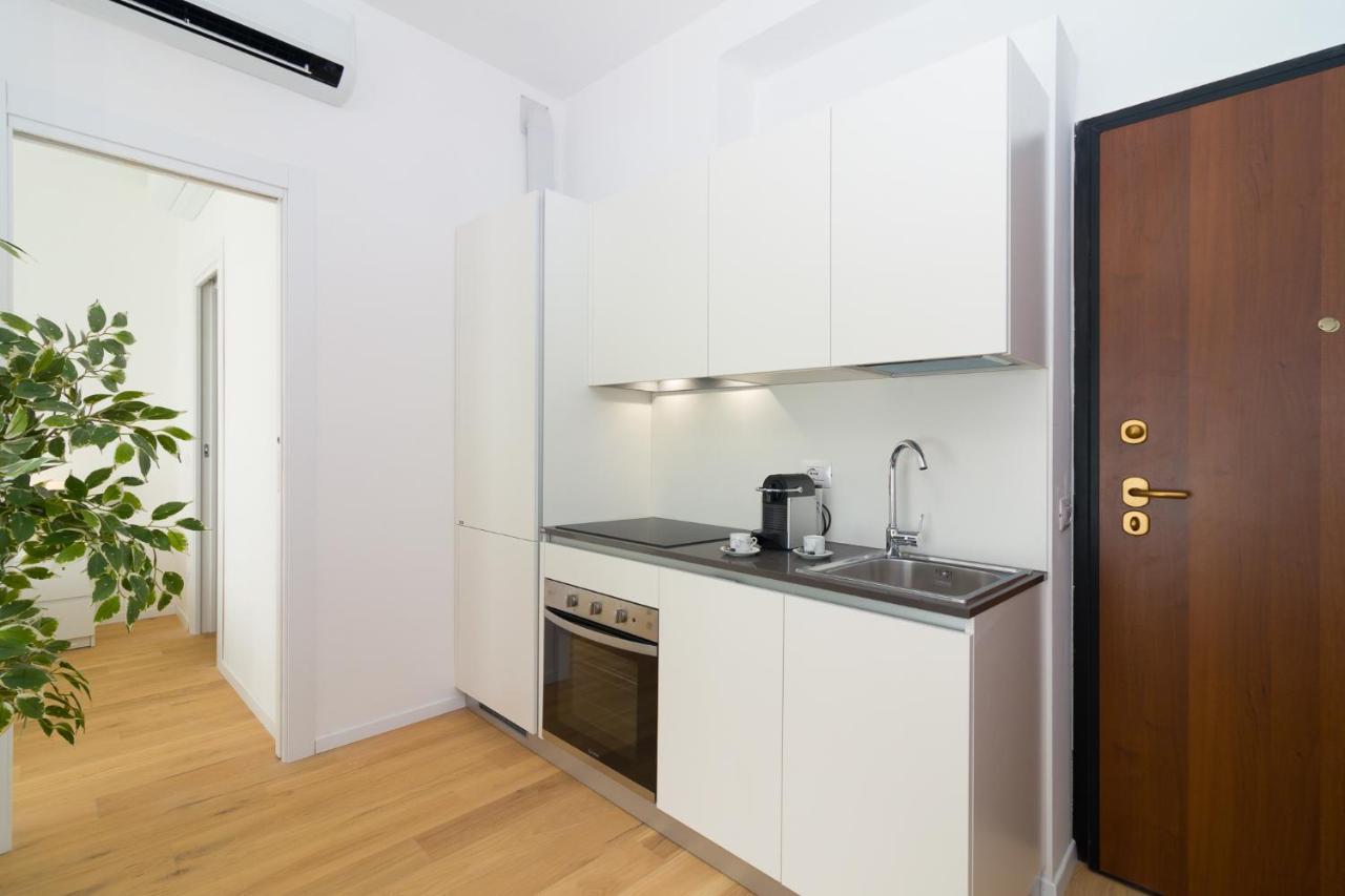 Bright Terrace In Apartamento Milão
