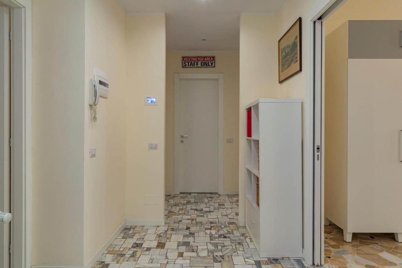 Joivy Modern 2bed Flat With Balcony, 250m From M5 Foppa And M2 Sant'agostino Mailand