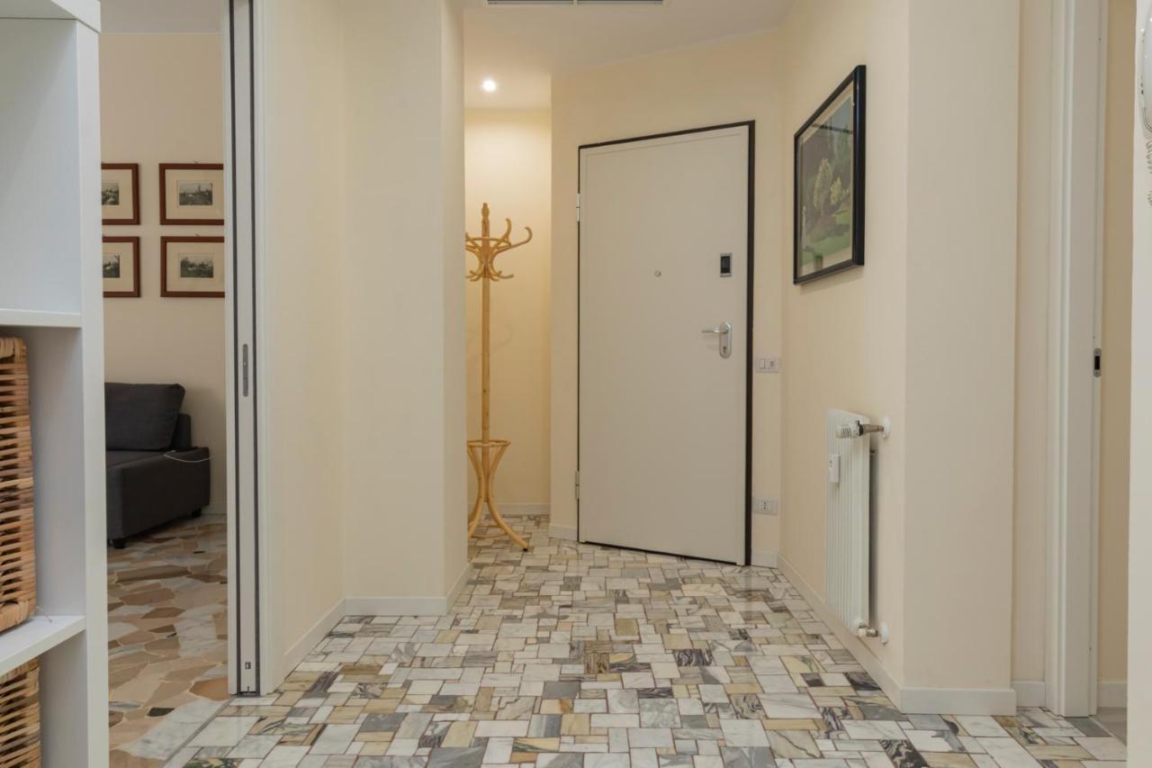 Joivy Modern 2bed Flat With Balcony, 250m From M5 Foppa And M2 Sant'agostino Mailand