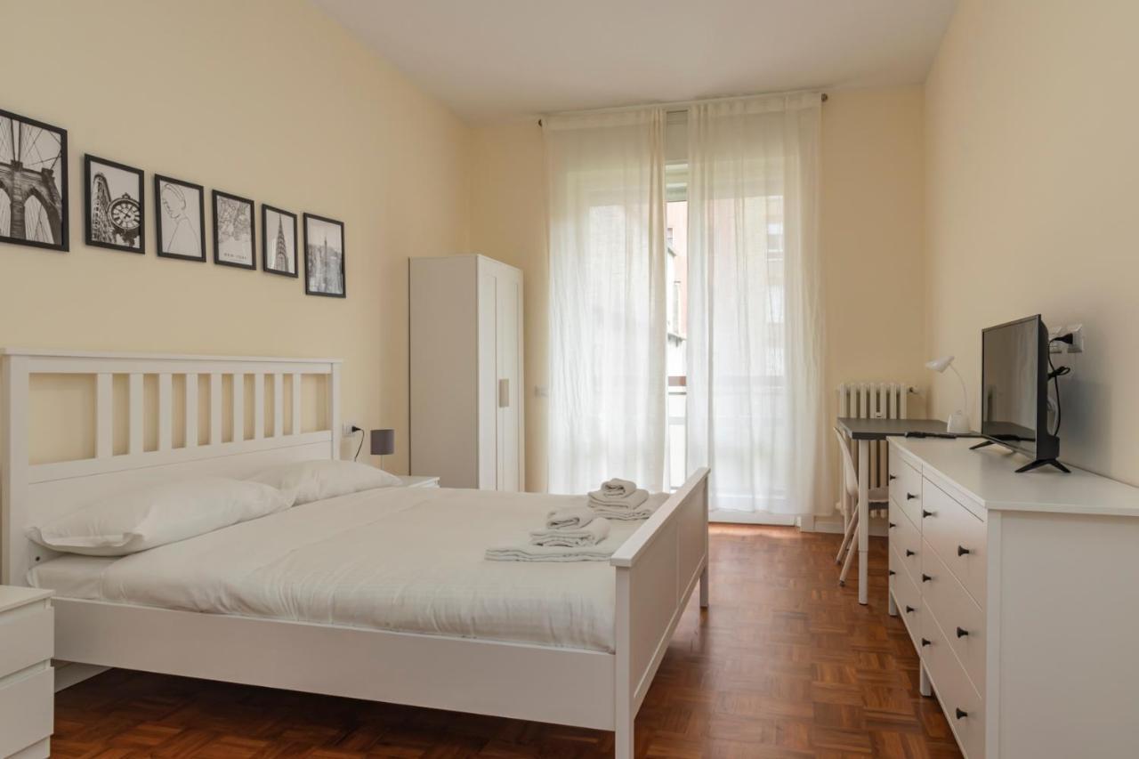Joivy Modern 2bed Flat With Balcony, 250m From M5 Foppa And M2 Sant'agostino Apartment Mailand