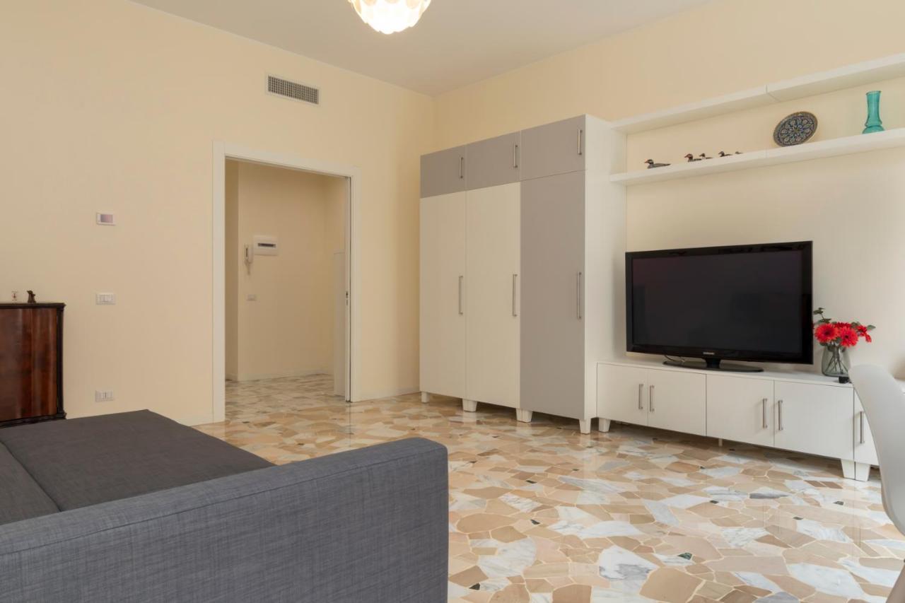 Joivy Modern 2bed Flat With Balcony, 250m From M5 Foppa And M2 Sant'agostino * Mailand