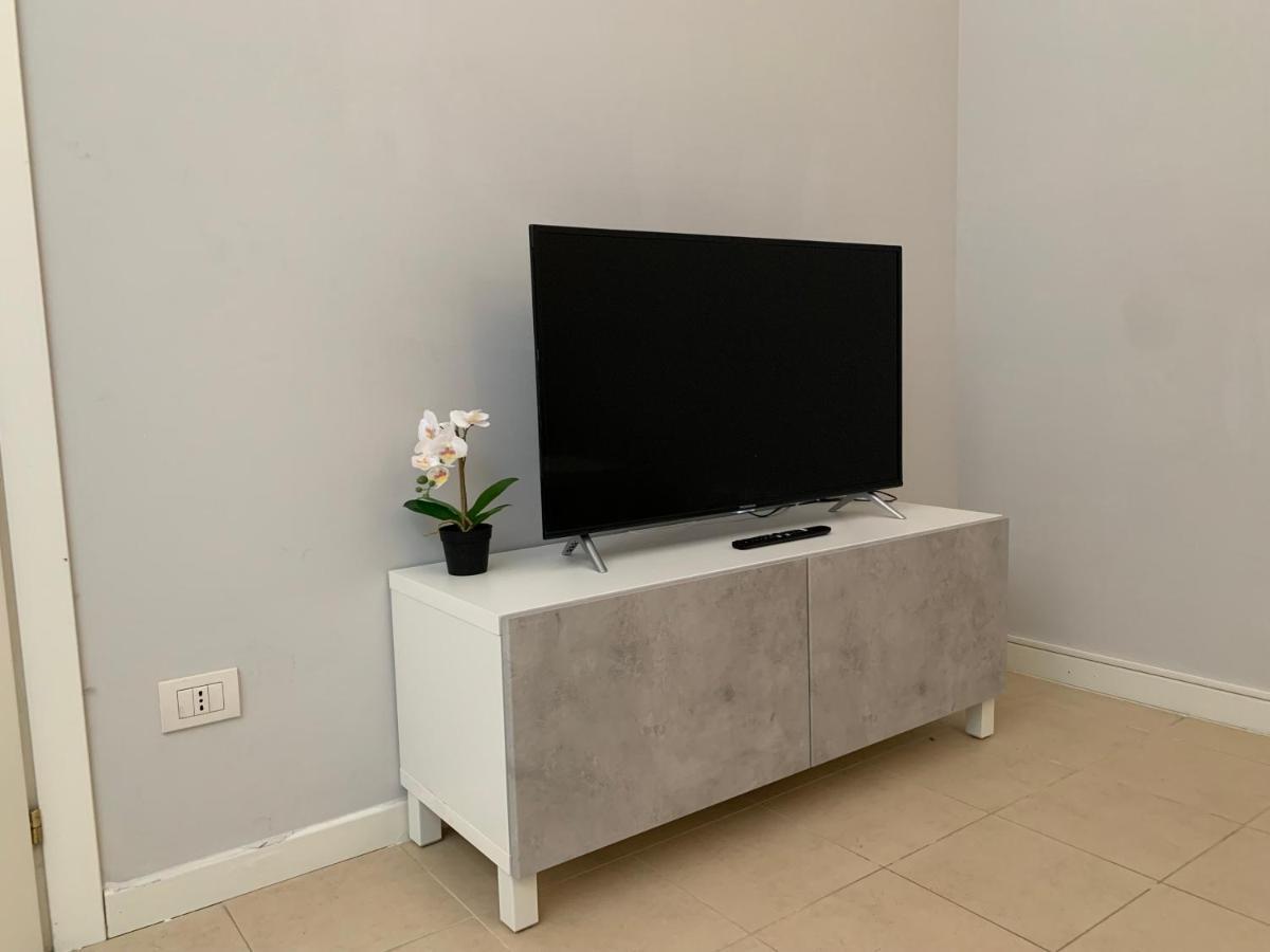 Apartment Bilocale Di Ringhiera In Corso Como/garibaldi Milan
