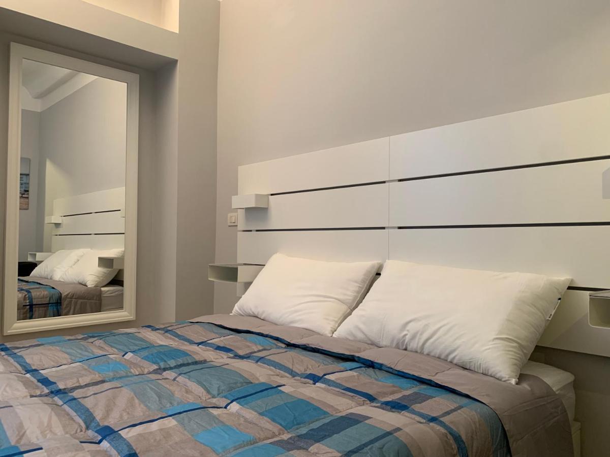 Apartment Bilocale Di Ringhiera In Corso Como/garibaldi