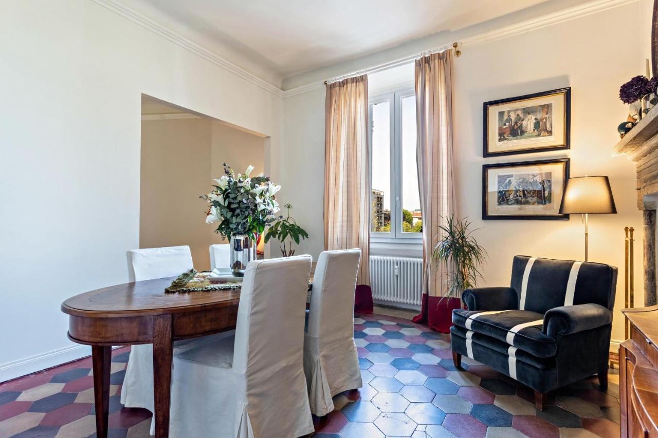 The Place To Be Apartment