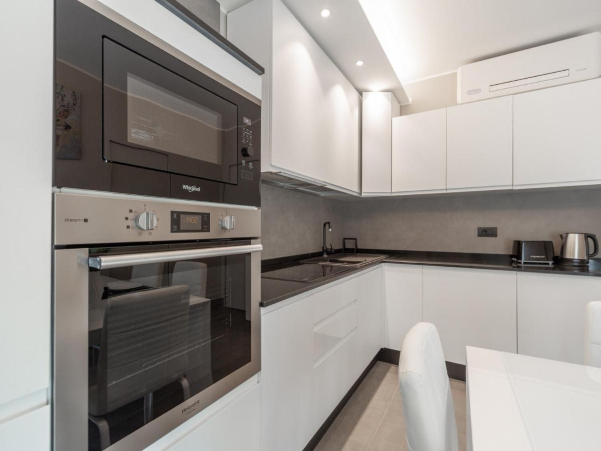 The Rent - Spacious In Paolo Sarpi Apartment Mailand