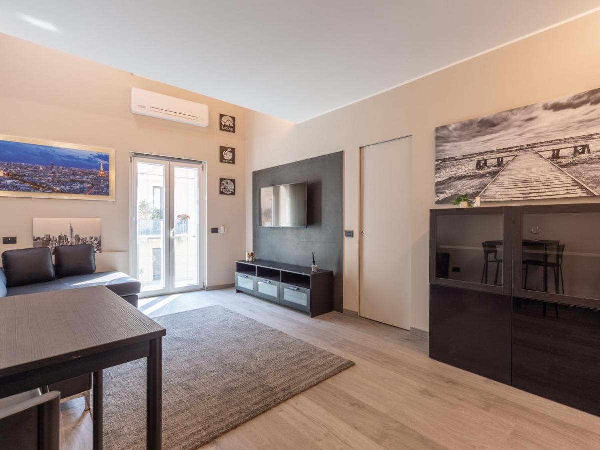 The Rent - Spacious In Paolo Sarpi Apartment