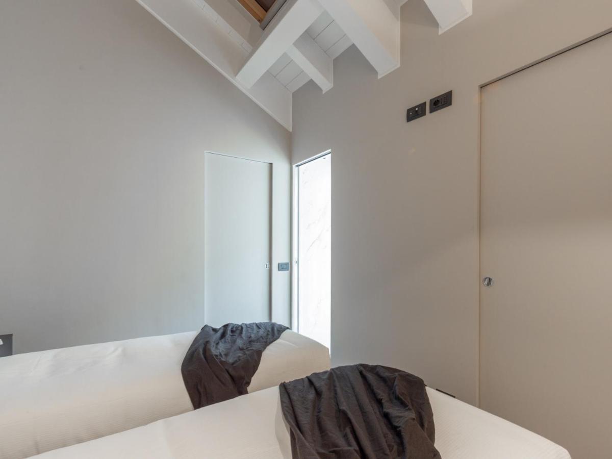 The Rent - Spacious In Paolo Sarpi * Mailand