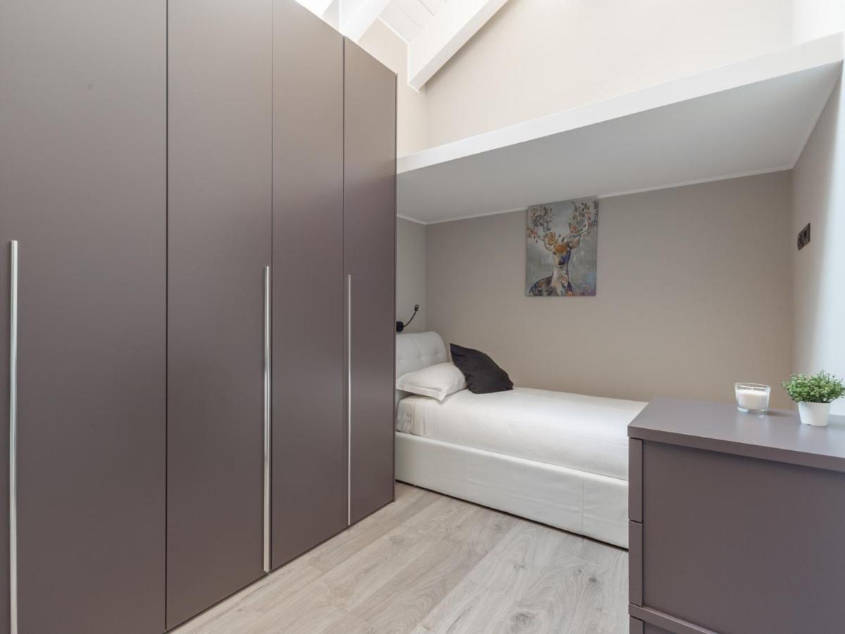 The Rent - Spacious In Paolo Sarpi Apartment