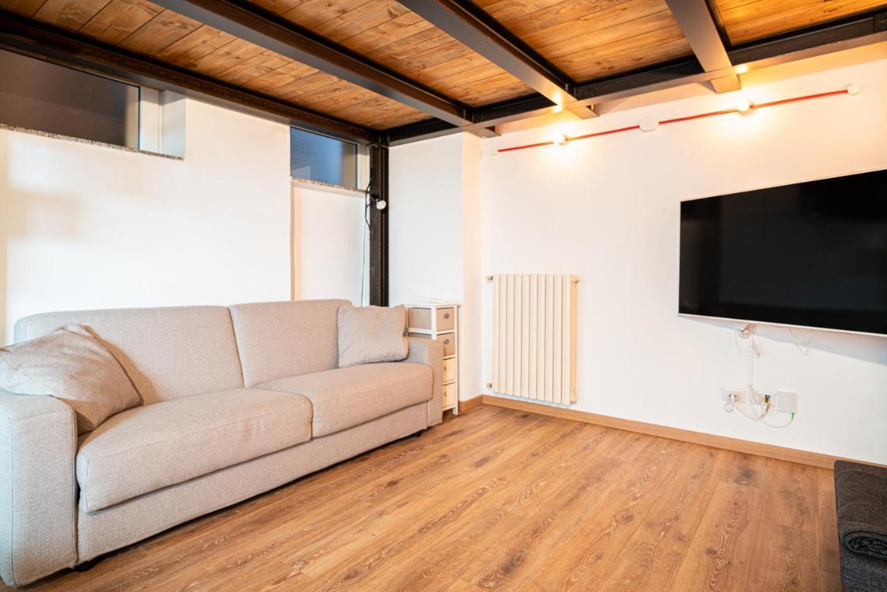 Navigli Area- New Loft Fully Equipped 5 Pax