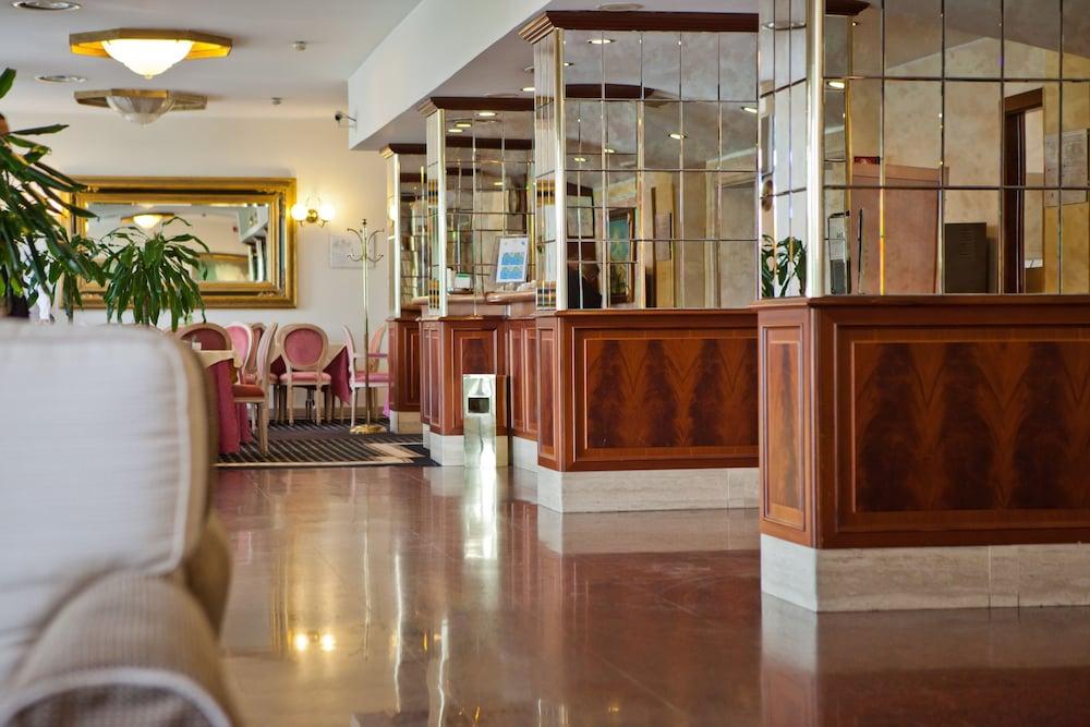 Alga Hotel