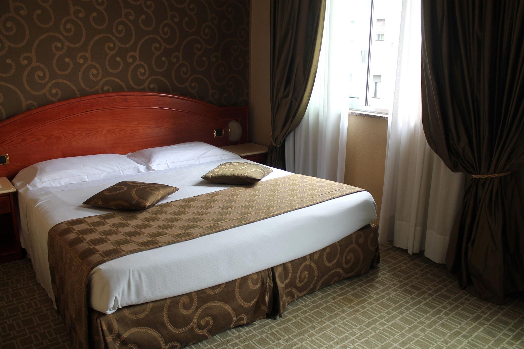 Mozart Hotel 4*