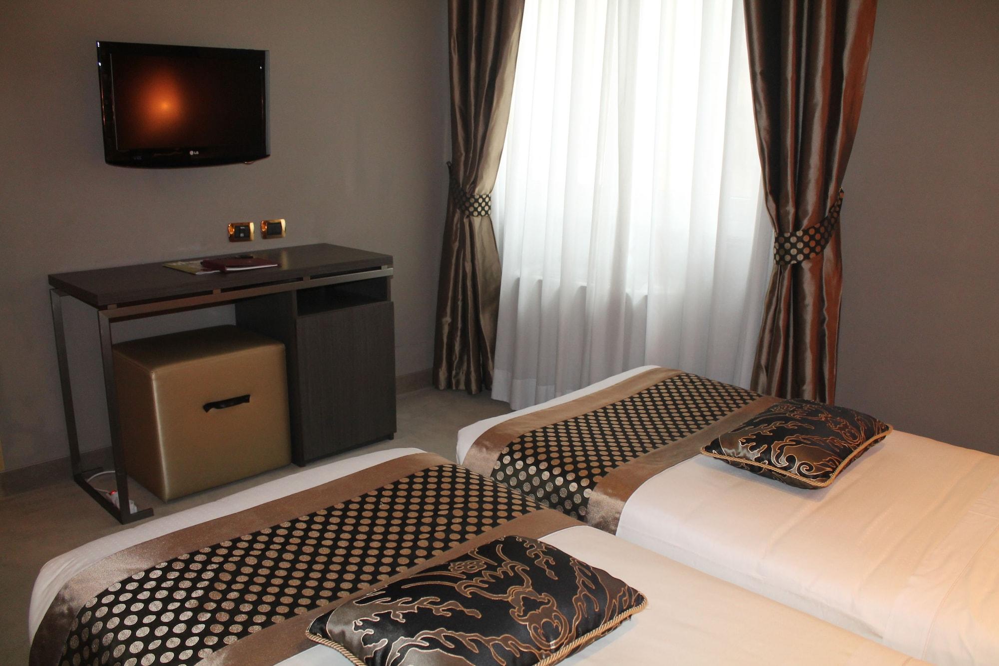 Hotel Mozart 4*