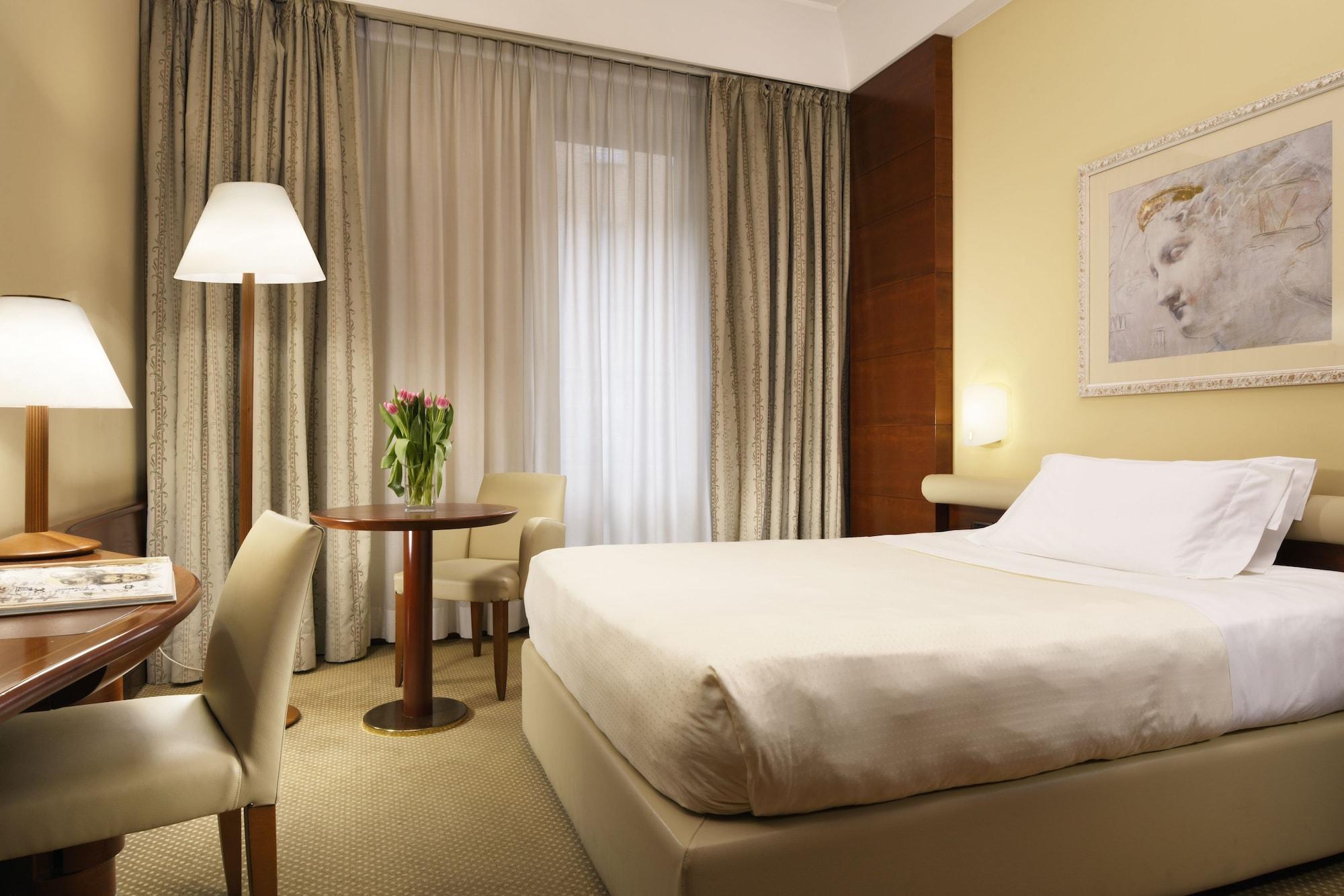 Hotel Una Cusani 4*