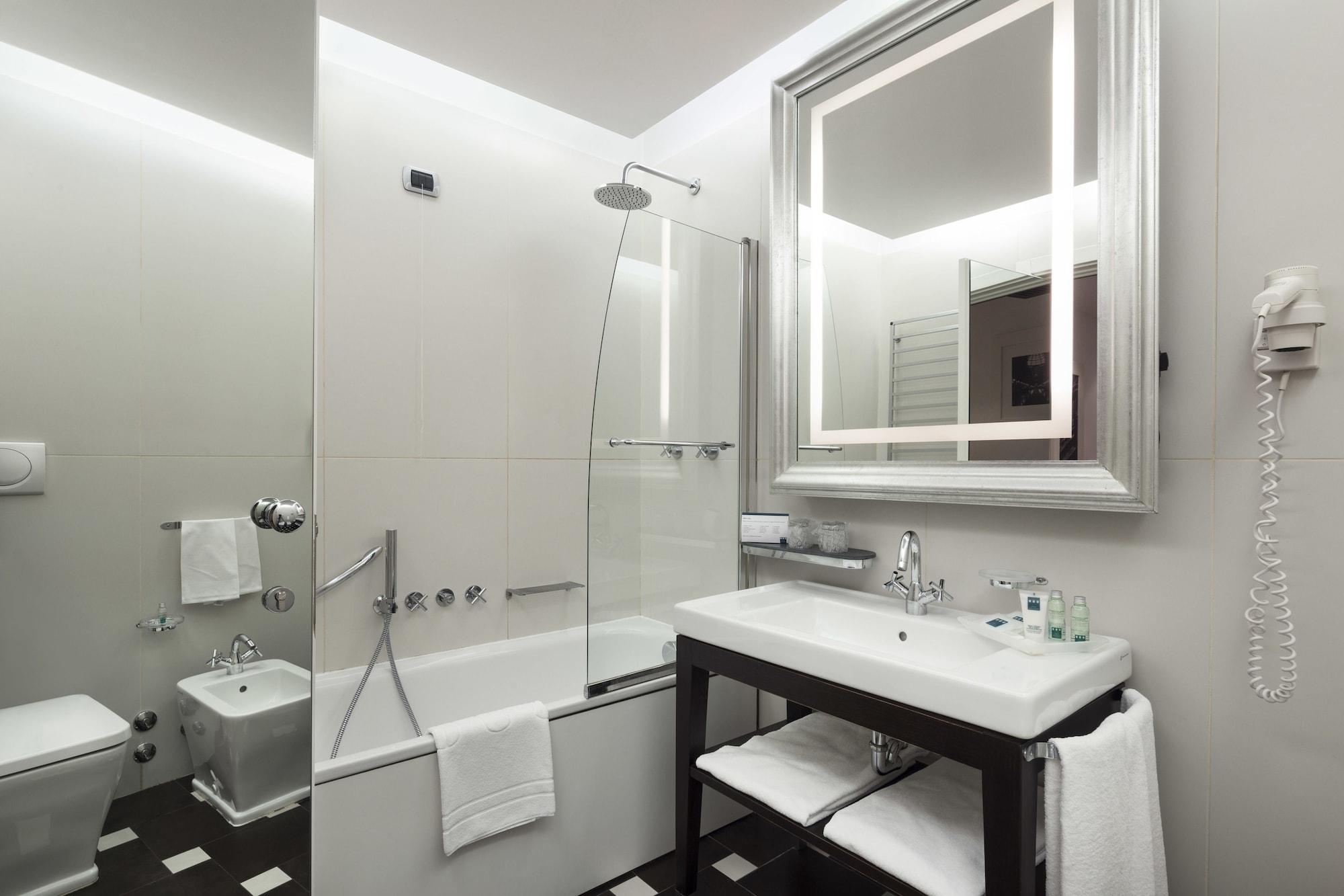 Hotel Una Cusani 4*