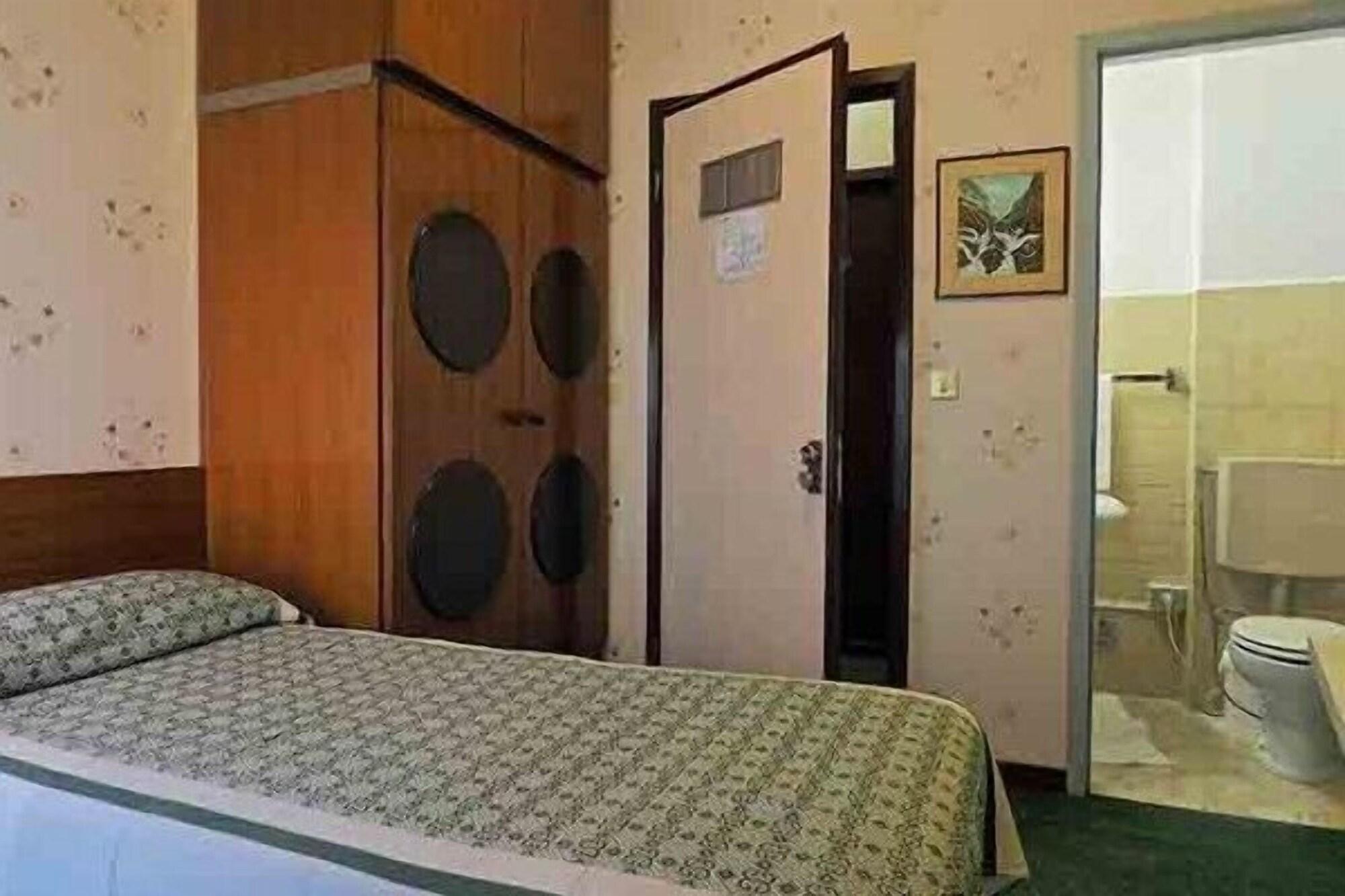 Hotel London 2*