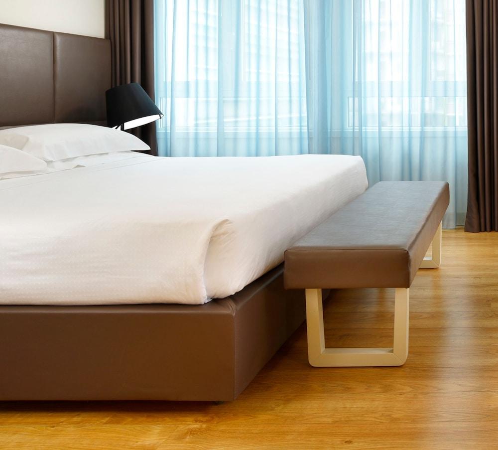 Hotel Una Century 4*
