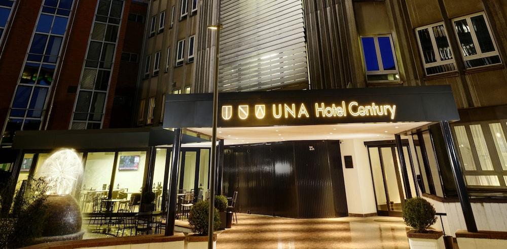 Una Century Hotel 4*