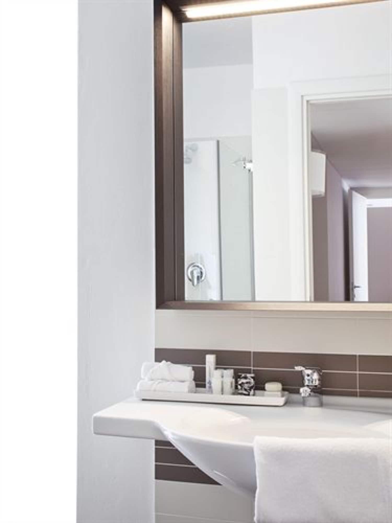 Zambala Luxury Aparthotel 2*