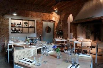 Un Posto A - All'interno Di Cascina Del 700 * Mailand
