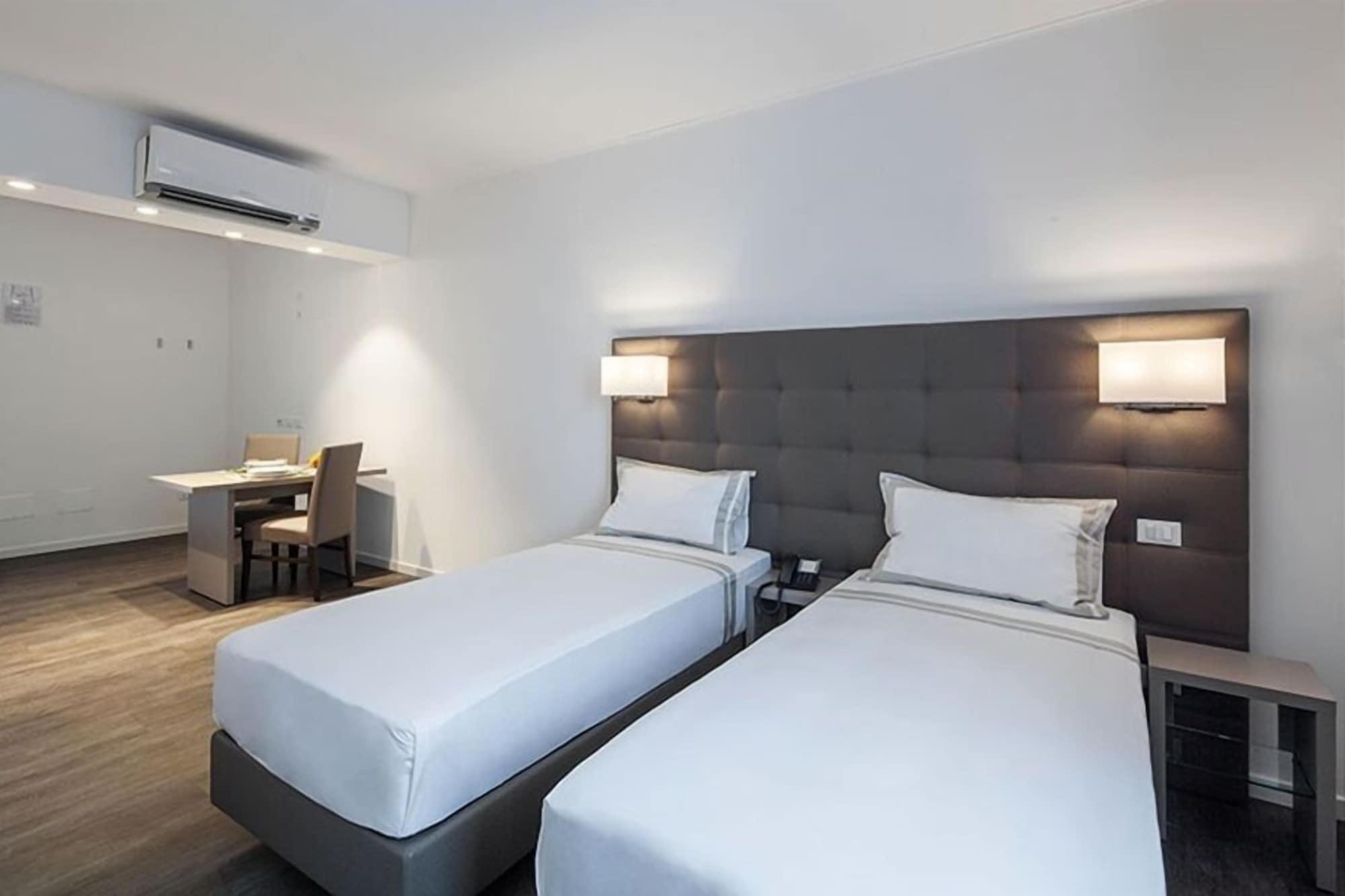 & Urban Padel Aparthotel