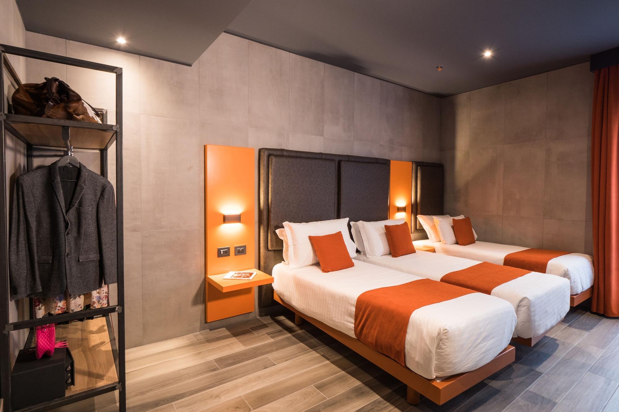 J24 Hotel 4*