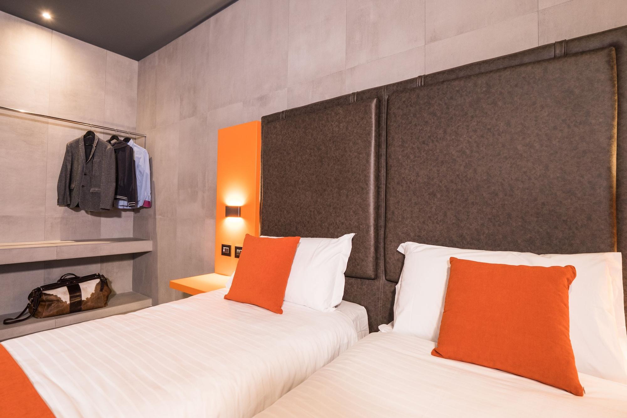 Hotel J24 4*