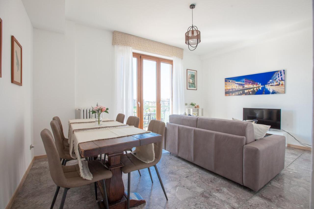 New Fashion District, 3 Bdrs - 30 Minutes From Linate With New Subway Apartment *
