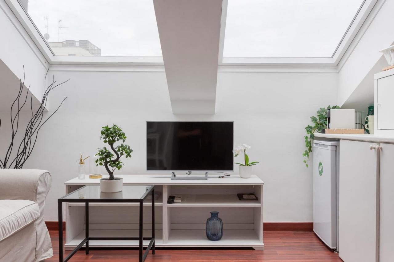 2 Bedroom 2 Bathroom Apt - Duomo 2 Apartamento *