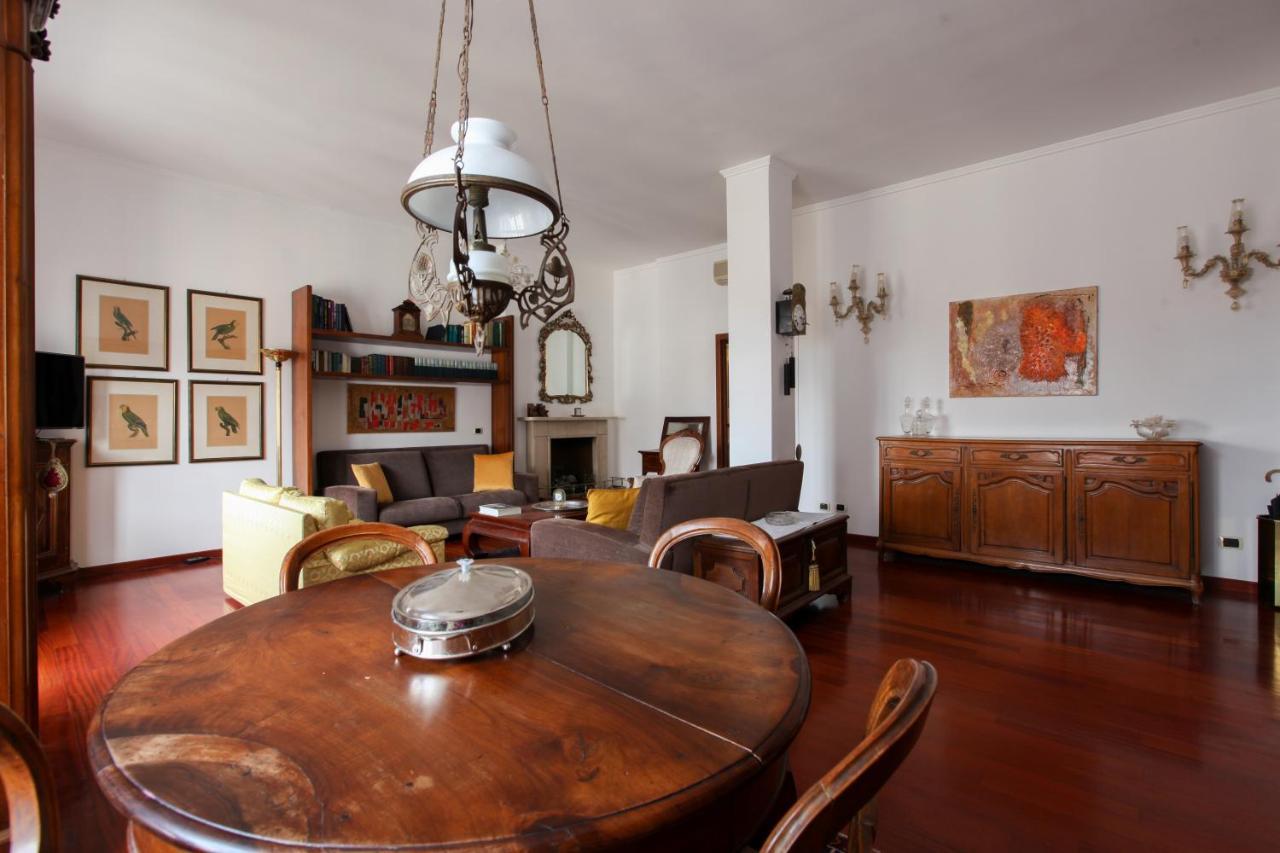 Bohemian District 2 Bdrs Apartamento *