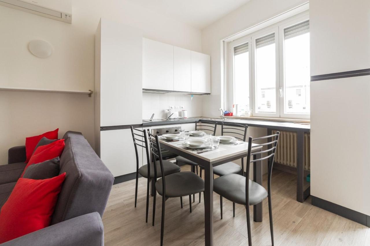 Sant'ambrogio Bright With Terrace Apartment