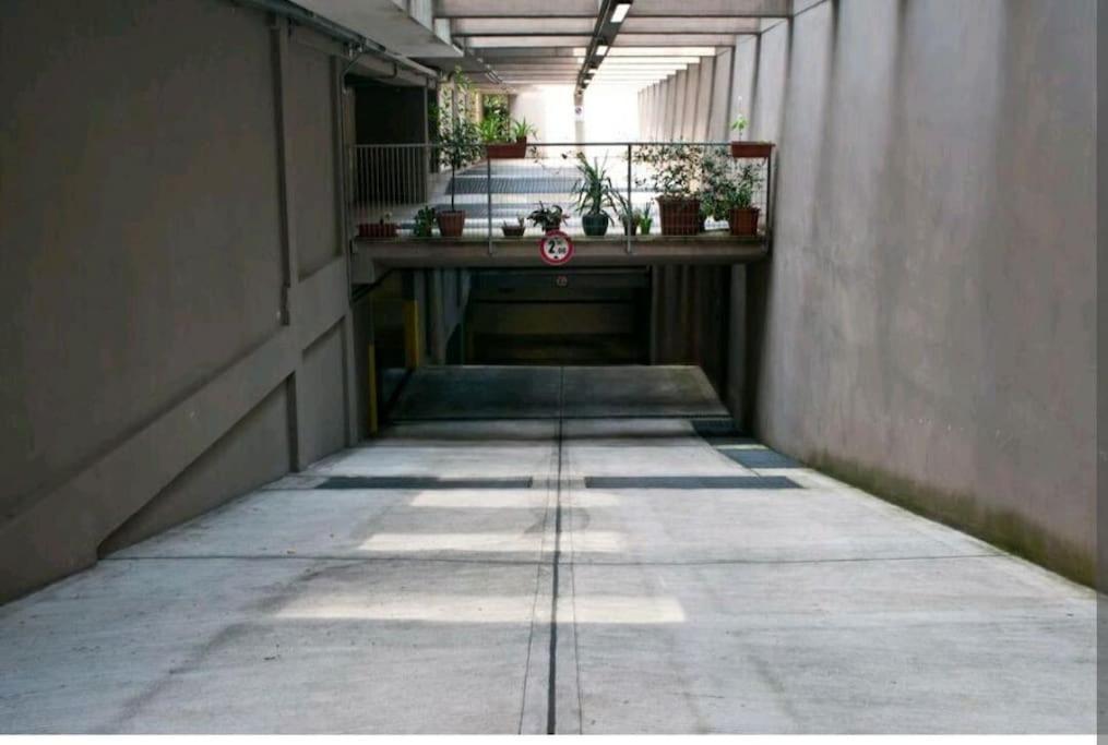 Vela Centro Con Garage Milão