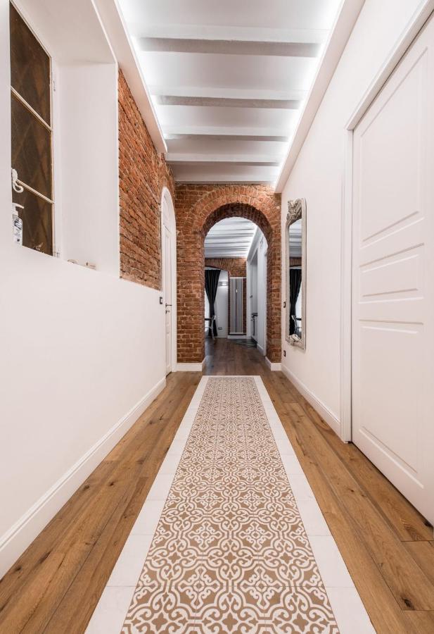Luxury In Center Apartment