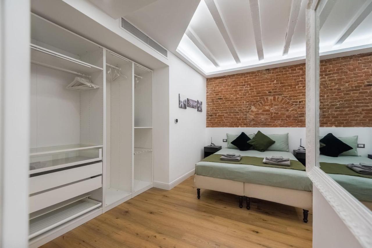 Luxury In Center Apartment *