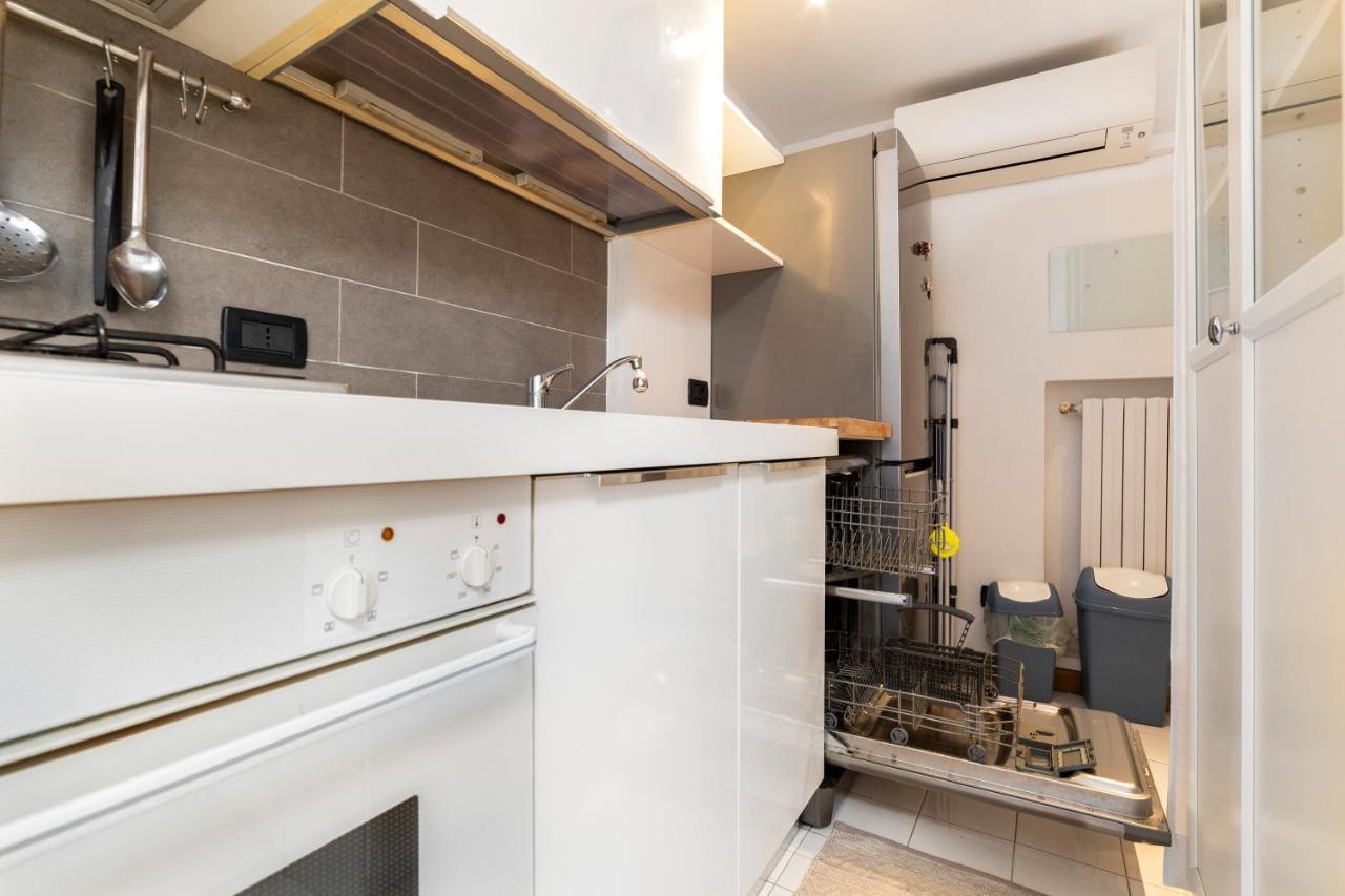 Apartment Porta Genova Balcony Mailand
