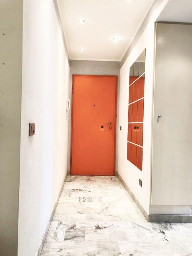 Impeccable 3 Bedroom House Up To 6 People 10 Minutes Away From Duomo Mailand