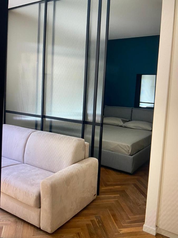 - Delizioso In Pieno Centro. Fancy Yellow Apartamento
