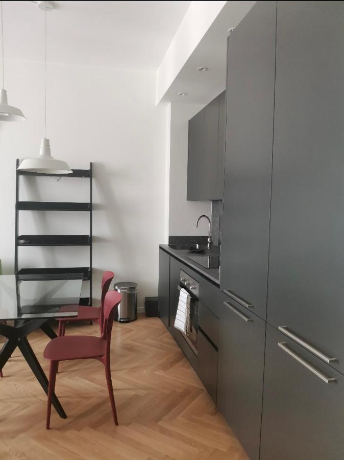 Milano: Incantevole In Pieno Centro - Fancy Yellow Apartment Mailand