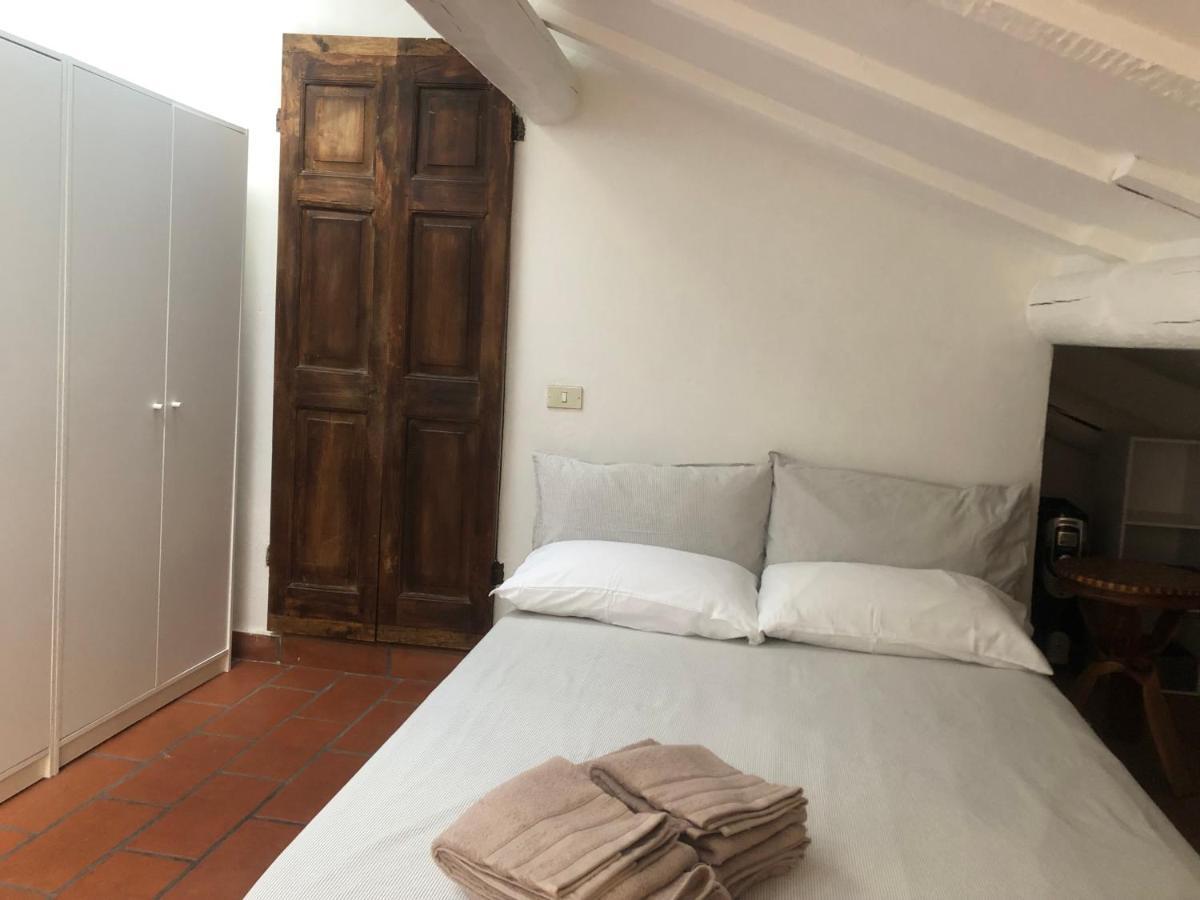 Apartment Il Tetto Fiorito Dell'isola Milan