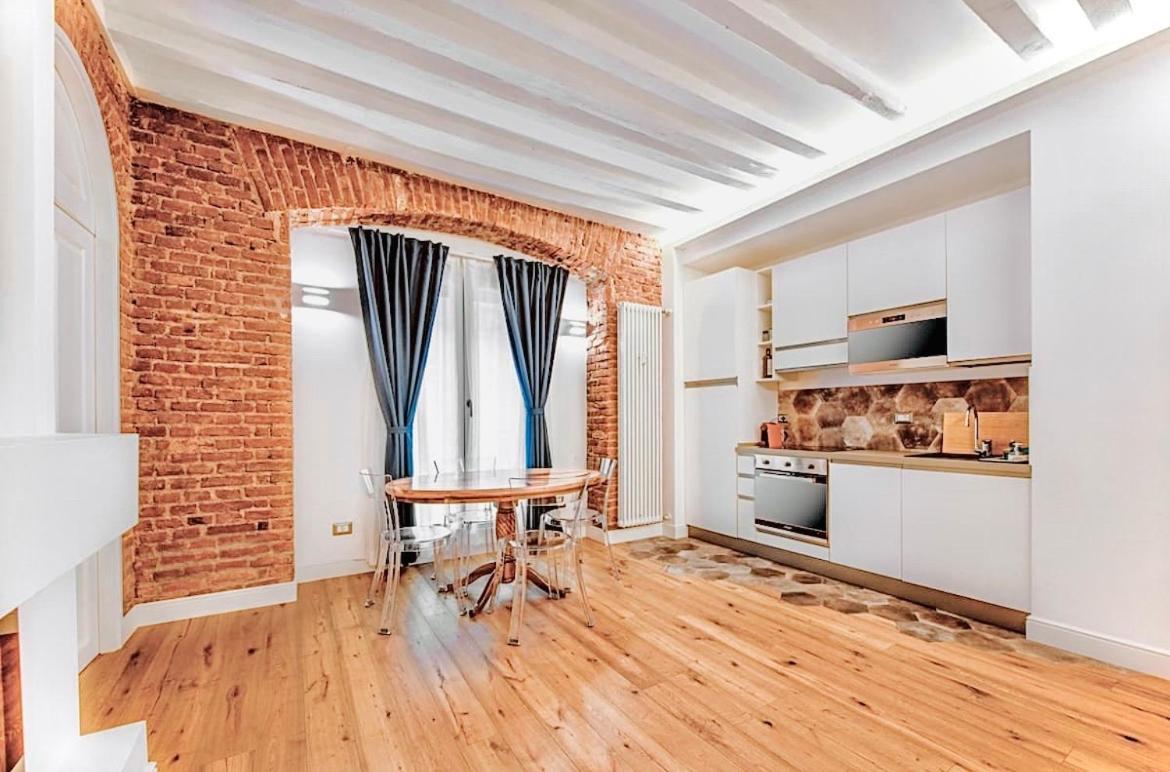 Apartment Luxury In Center Mailand