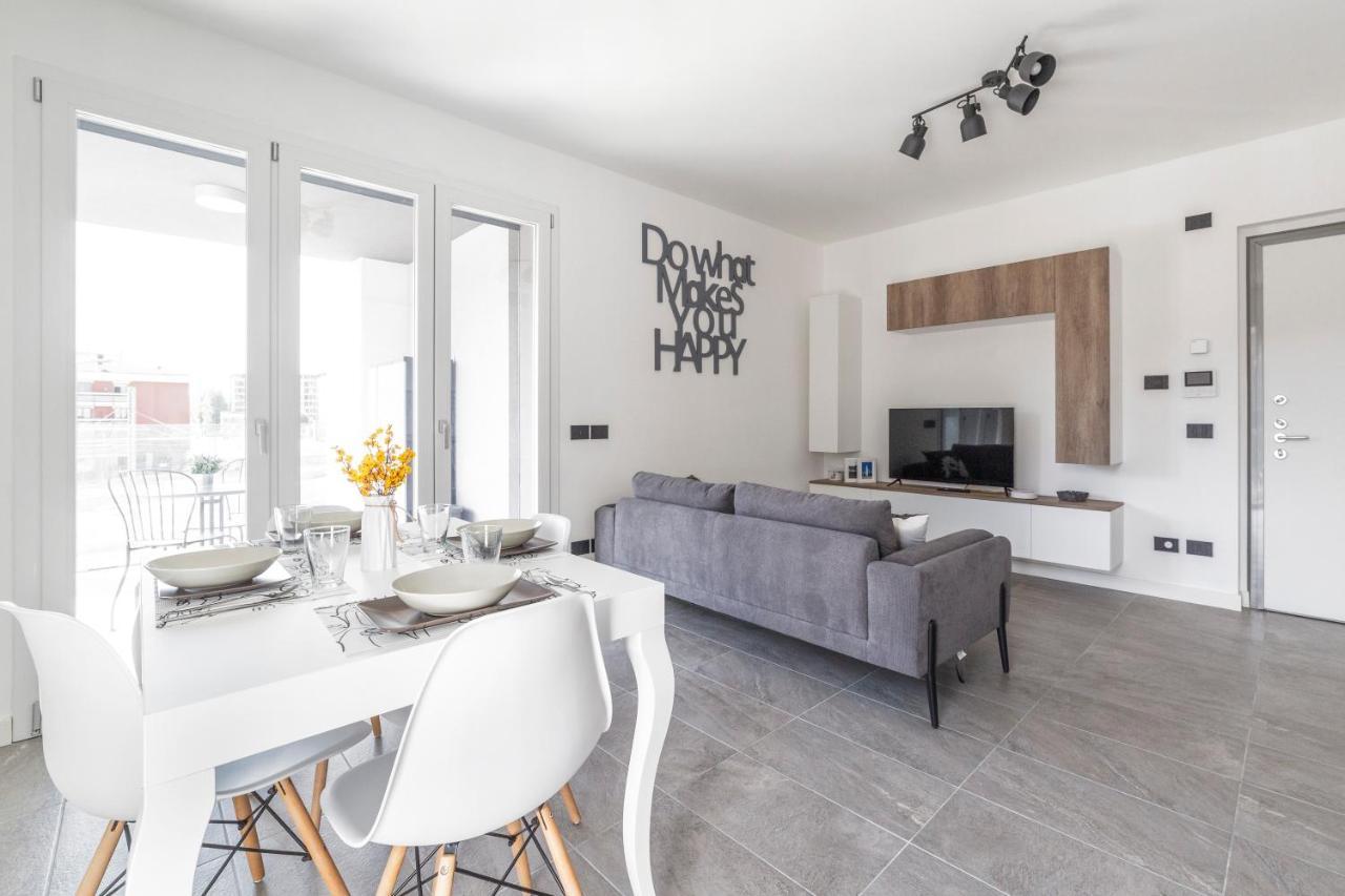 Modern Apt With Terrace And Parking! Apartment *